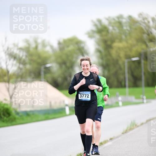 07.04.2024 - 43. Internationalen Wilhelmsburger Insellauf Dr. Thomas Lammeyer http://msf.ph/oto/6043455 07.04.2024 10:42:25 Laufen 3772 meine-sportfotos.de