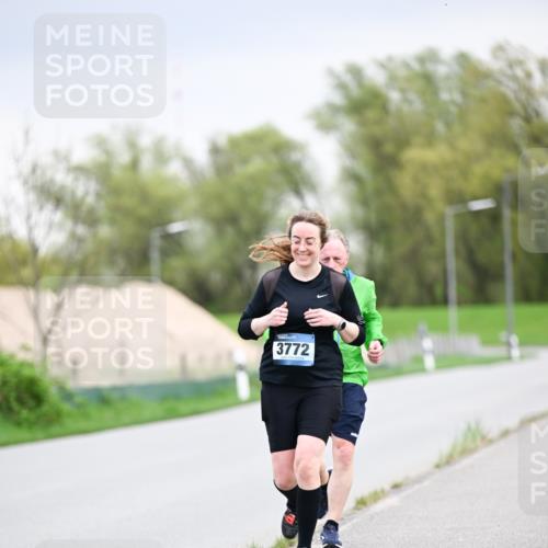 07.04.2024 - 43. Internationalen Wilhelmsburger Insellauf Dr. Thomas Lammeyer http://msf.ph/oto/6043458 07.04.2024 10:42:26 Laufen 3772 meine-sportfotos.de