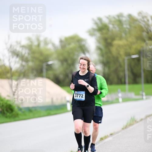 07.04.2024 - 43. Internationalen Wilhelmsburger Insellauf Dr. Thomas Lammeyer http://msf.ph/oto/6043461 07.04.2024 10:42:26 Laufen 3772 meine-sportfotos.de