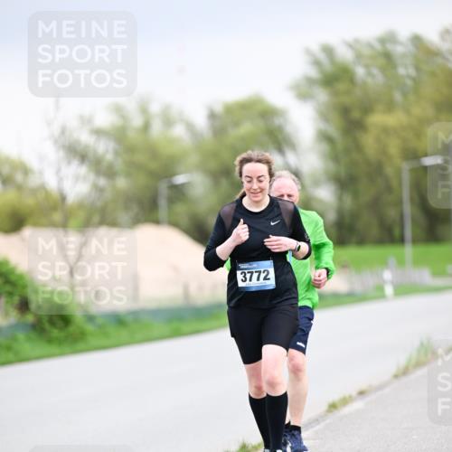 07.04.2024 - 43. Internationalen Wilhelmsburger Insellauf Dr. Thomas Lammeyer http://msf.ph/oto/6043470 07.04.2024 10:42:26 Laufen 3772 meine-sportfotos.de