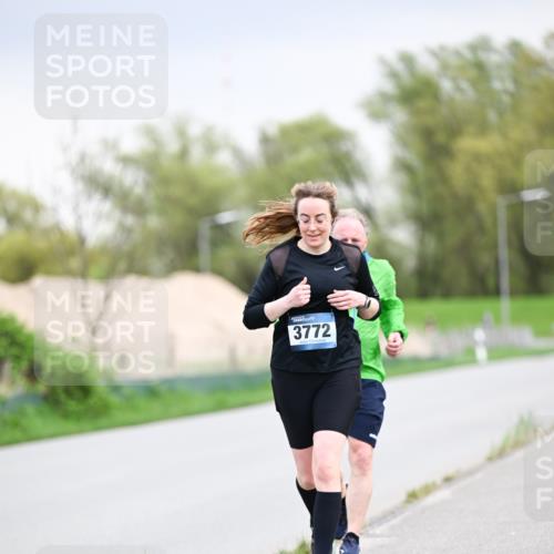 07.04.2024 - 43. Internationalen Wilhelmsburger Insellauf Dr. Thomas Lammeyer http://msf.ph/oto/6043473 07.04.2024 10:42:26 Laufen 3772 meine-sportfotos.de