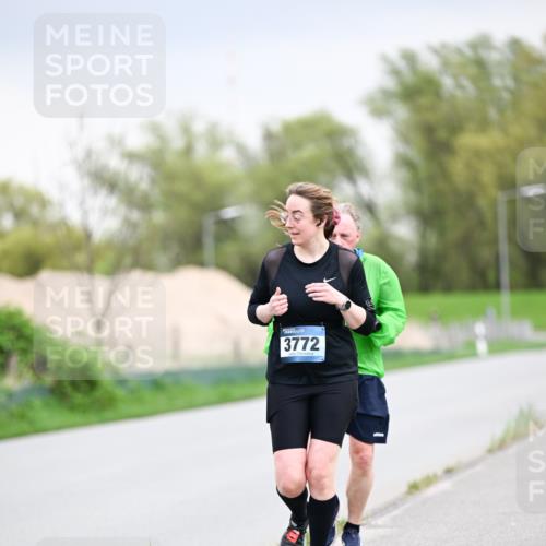 07.04.2024 - 43. Internationalen Wilhelmsburger Insellauf Dr. Thomas Lammeyer http://msf.ph/oto/6043476 07.04.2024 10:42:26 Laufen 3772 meine-sportfotos.de
