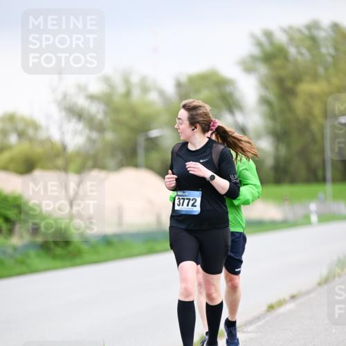 07.04.2024 - 43. Internationalen Wilhelmsburger Insellauf Dr. Thomas Lammeyer http://msf.ph/oto/6043479 07.04.2024 10:42:26 Laufen 3772 meine-sportfotos.de