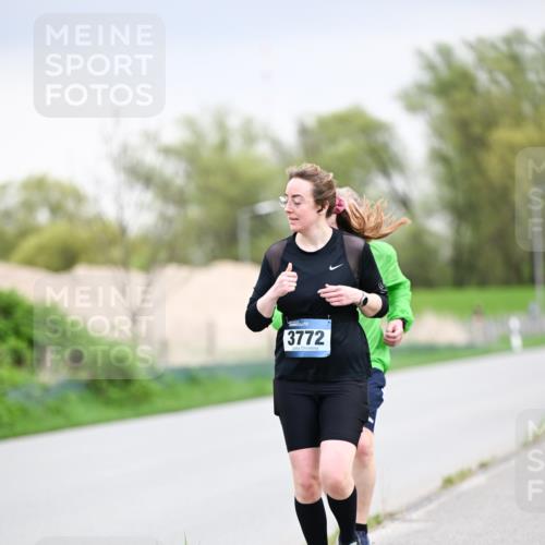07.04.2024 - 43. Internationalen Wilhelmsburger Insellauf Dr. Thomas Lammeyer http://msf.ph/oto/6043485 07.04.2024 10:42:27 Laufen 3772 meine-sportfotos.de