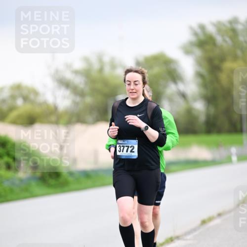 07.04.2024 - 43. Internationalen Wilhelmsburger Insellauf Dr. Thomas Lammeyer http://msf.ph/oto/6043492 07.04.2024 10:42:27 Laufen 3772 meine-sportfotos.de