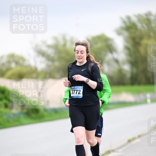 07.04.2024 - 43. Internationalen Wilhelmsburger Insellauf Dr. Thomas Lammeyer http://msf.ph/oto/6043495 07.04.2024 10:42:27 Laufen 3772 meine-sportfotos.de