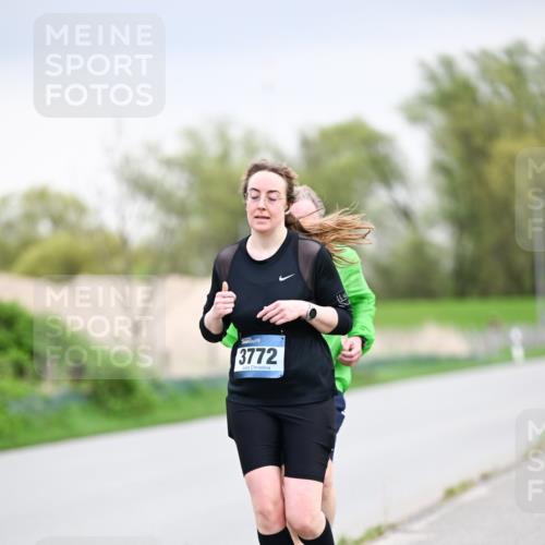 07.04.2024 - 43. Internationalen Wilhelmsburger Insellauf Dr. Thomas Lammeyer http://msf.ph/oto/6043498 07.04.2024 10:42:27 Laufen 3772 meine-sportfotos.de