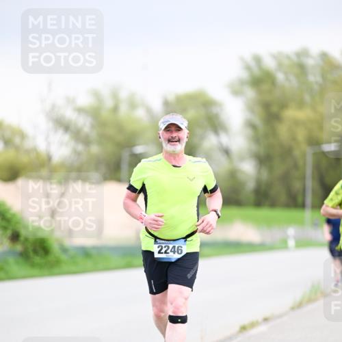 07.04.2024 - 43. Internationalen Wilhelmsburger Insellauf Dr. Thomas Lammeyer http://msf.ph/oto/6043503 07.04.2024 10:42:38 Laufen 2246 meine-sportfotos.de