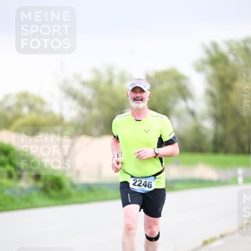 07.04.2024 - 43. Internationalen Wilhelmsburger Insellauf Dr. Thomas Lammeyer http://msf.ph/oto/6043509 07.04.2024 10:42:38 Laufen 2246 meine-sportfotos.de