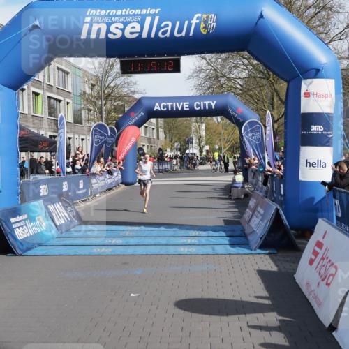 07.04.2024 - 43. Internationalen Wilhelmsburger Insellauf MichiJ http://msf.ph/oto/6043517 07.04.2024 11:15:11 Ziel 3907 meine-sportfotos.de