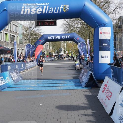 07.04.2024 - 43. Internationalen Wilhelmsburger Insellauf MichiJ http://msf.ph/oto/6043532 07.04.2024 11:15:24 Ziel 2439, 4200 meine-sportfotos.de