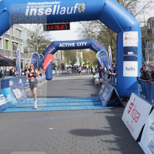 07.04.2024 - 43. Internationalen Wilhelmsburger Insellauf MichiJ http://msf.ph/oto/6043539 07.04.2024 11:15:26 Ziel 2439, 4200 meine-sportfotos.de