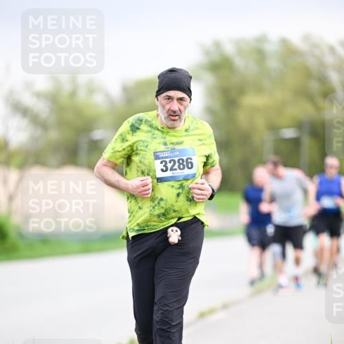07.04.2024 - 43. Internationalen Wilhelmsburger Insellauf Dr. Thomas Lammeyer http://msf.ph/oto/6043541 07.04.2024 10:42:42 Laufen 3286 meine-sportfotos.de