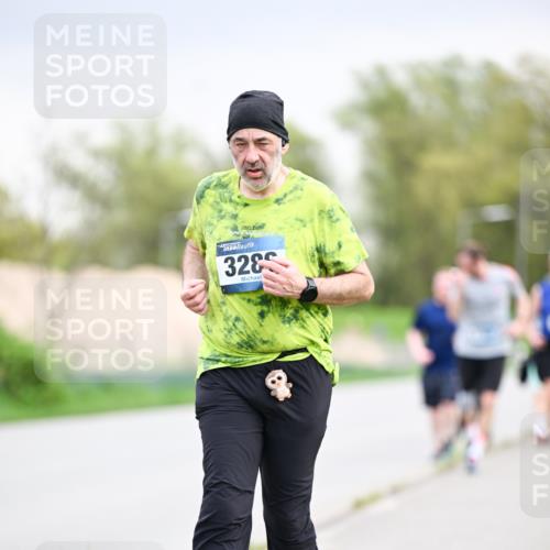 07.04.2024 - 43. Internationalen Wilhelmsburger Insellauf Dr. Thomas Lammeyer http://msf.ph/oto/6043546 07.04.2024 10:42:42 Laufen 328 meine-sportfotos.de