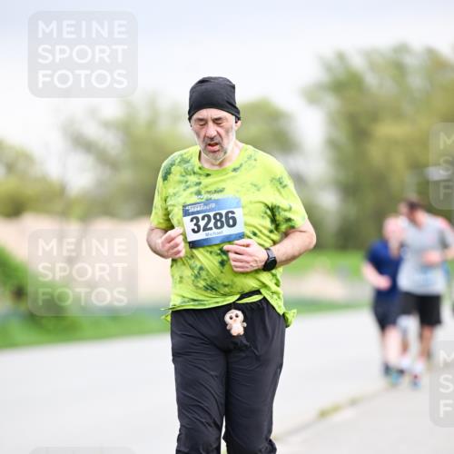 07.04.2024 - 43. Internationalen Wilhelmsburger Insellauf Dr. Thomas Lammeyer http://msf.ph/oto/6043549 07.04.2024 10:42:42 Laufen 3286 meine-sportfotos.de