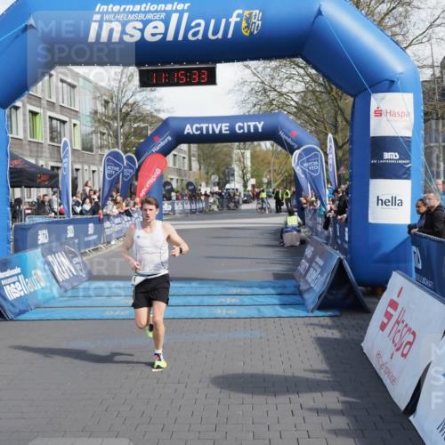07.04.2024 - 43. Internationalen Wilhelmsburger Insellauf MichiJ http://msf.ph/oto/6043557 07.04.2024 11:15:33 Ziel 4200 meine-sportfotos.de