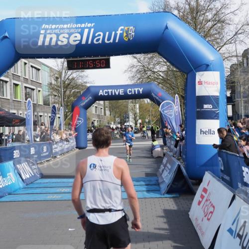 07.04.2024 - 43. Internationalen Wilhelmsburger Insellauf MichiJ http://msf.ph/oto/6043560 07.04.2024 11:15:50 Ziel 3096, 4215 meine-sportfotos.de