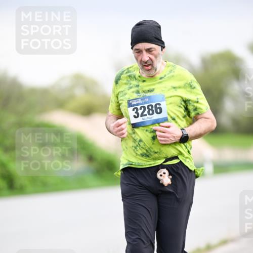 07.04.2024 - 43. Internationalen Wilhelmsburger Insellauf Dr. Thomas Lammeyer http://msf.ph/oto/6043563 07.04.2024 10:42:43 Laufen 3286 meine-sportfotos.de