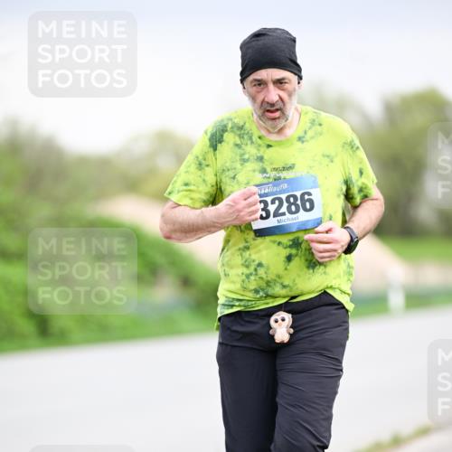 07.04.2024 - 43. Internationalen Wilhelmsburger Insellauf Dr. Thomas Lammeyer http://msf.ph/oto/6043566 07.04.2024 10:42:43 Laufen 3286 meine-sportfotos.de