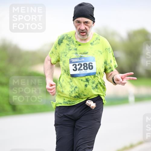 07.04.2024 - 43. Internationalen Wilhelmsburger Insellauf Dr. Thomas Lammeyer http://msf.ph/oto/6043571 07.04.2024 10:42:43 Laufen 3286 meine-sportfotos.de
