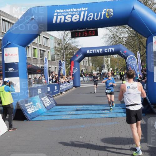 07.04.2024 - 43. Internationalen Wilhelmsburger Insellauf MichiJ http://msf.ph/oto/6043573 07.04.2024 11:15:52 Ziel 3096, 4215 meine-sportfotos.de