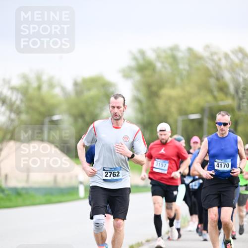 07.04.2024 - 43. Internationalen Wilhelmsburger Insellauf Dr. Thomas Lammeyer http://msf.ph/oto/6043589 07.04.2024 10:42:47 Laufen 2762, 3157, 4170 meine-sportfotos.de