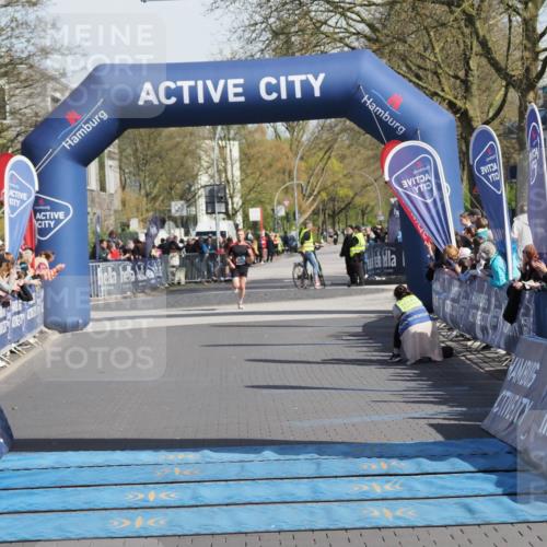07.04.2024 - 43. Internationalen Wilhelmsburger Insellauf MichiJ http://msf.ph/oto/6043590 07.04.2024 11:16:26 Ziel 3470 meine-sportfotos.de