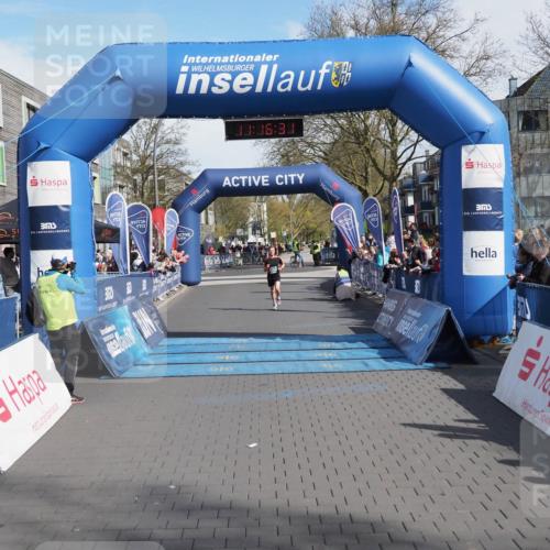 07.04.2024 - 43. Internationalen Wilhelmsburger Insellauf MichiJ http://msf.ph/oto/6043593 07.04.2024 11:16:30 Ziel 3470 meine-sportfotos.de