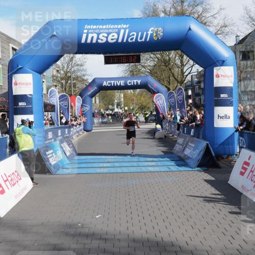 07.04.2024 - 43. Internationalen Wilhelmsburger Insellauf MichiJ http://msf.ph/oto/6043596 07.04.2024 11:16:32 Ziel 3470 meine-sportfotos.de