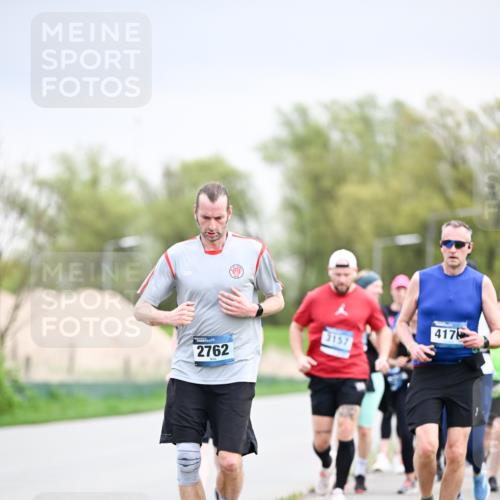 07.04.2024 - 43. Internationalen Wilhelmsburger Insellauf Dr. Thomas Lammeyer http://msf.ph/oto/6043597 07.04.2024 10:42:48 Laufen 2762, 3157, 417 meine-sportfotos.de