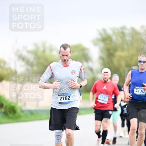 07.04.2024 - 43. Internationalen Wilhelmsburger Insellauf Dr. Thomas Lammeyer http://msf.ph/oto/6043614 07.04.2024 10:42:48 Laufen 2762, 3157, 4170 meine-sportfotos.de