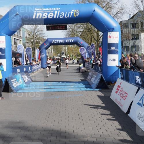 07.04.2024 - 43. Internationalen Wilhelmsburger Insellauf MichiJ http://msf.ph/oto/6043620 07.04.2024 11:16:59 Ziel 2368, 3688, 3829 meine-sportfotos.de