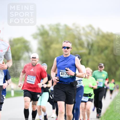 07.04.2024 - 43. Internationalen Wilhelmsburger Insellauf Dr. Thomas Lammeyer http://msf.ph/oto/6043623 07.04.2024 10:42:49 Laufen 3157, 417, 301 meine-sportfotos.de