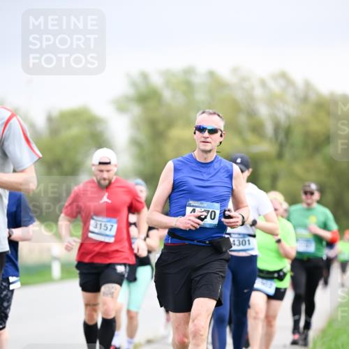 07.04.2024 - 43. Internationalen Wilhelmsburger Insellauf Dr. Thomas Lammeyer http://msf.ph/oto/6043630 07.04.2024 10:42:50 Laufen 3157, 0, 4301 meine-sportfotos.de