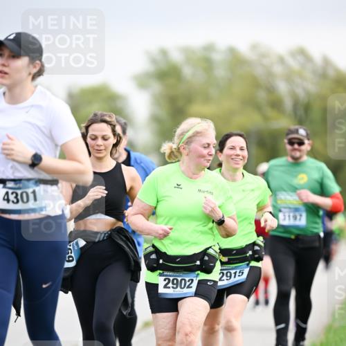 07.04.2024 - 43. Internationalen Wilhelmsburger Insellauf Dr. Thomas Lammeyer http://msf.ph/oto/6043648 07.04.2024 10:42:54 Laufen 4301, 2902, 2915, 3197 meine-sportfotos.de