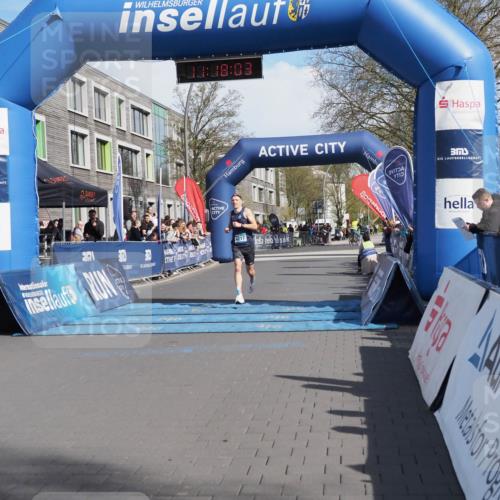 07.04.2024 - 43. Internationalen Wilhelmsburger Insellauf MichiJ http://msf.ph/oto/6043672 07.04.2024 11:18:03 Ziel 4217 meine-sportfotos.de