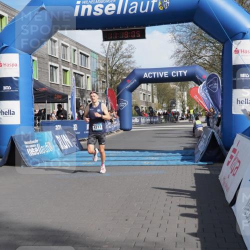 07.04.2024 - 43. Internationalen Wilhelmsburger Insellauf MichiJ http://msf.ph/oto/6043677 07.04.2024 11:18:04 Ziel 4217 meine-sportfotos.de