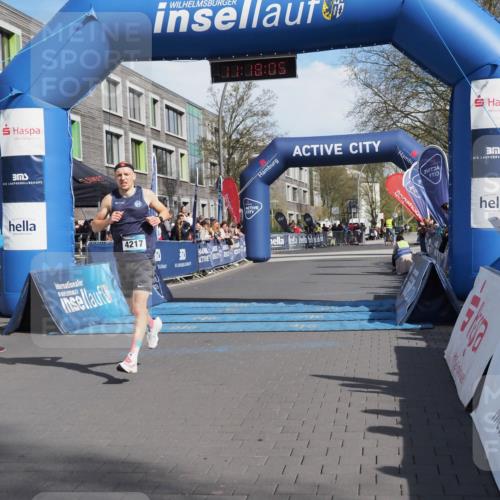 07.04.2024 - 43. Internationalen Wilhelmsburger Insellauf MichiJ http://msf.ph/oto/6043680 07.04.2024 11:18:04 Ziel 4217 meine-sportfotos.de
