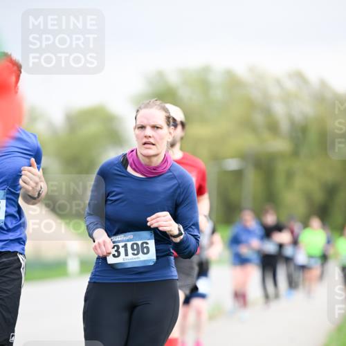 07.04.2024 - 43. Internationalen Wilhelmsburger Insellauf Dr. Thomas Lammeyer http://msf.ph/oto/6043717 07.04.2024 10:43:00 Laufen 3196 meine-sportfotos.de