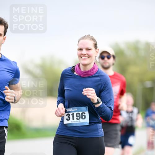 07.04.2024 - 43. Internationalen Wilhelmsburger Insellauf Dr. Thomas Lammeyer http://msf.ph/oto/6043732 07.04.2024 10:43:01 Laufen 3196 meine-sportfotos.de