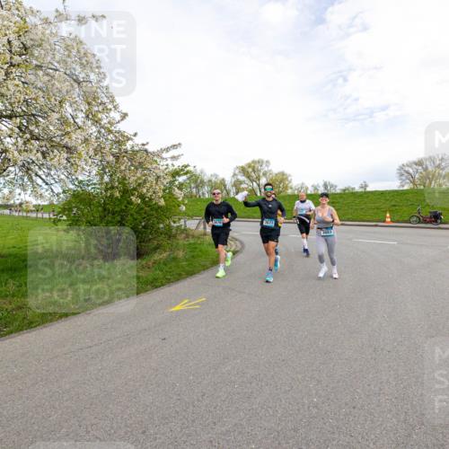 07.04.2024 - 43. Internationalen Wilhelmsburger Insellauf Michael Strokosch http://msf.ph/oto/6043736 07.04.2024 10:55:00 Laufen 3677, 3683 meine-sportfotos.de