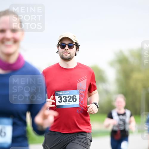 07.04.2024 - 43. Internationalen Wilhelmsburger Insellauf Dr. Thomas Lammeyer http://msf.ph/oto/6043755 07.04.2024 10:43:02 Laufen 6, 3326 meine-sportfotos.de