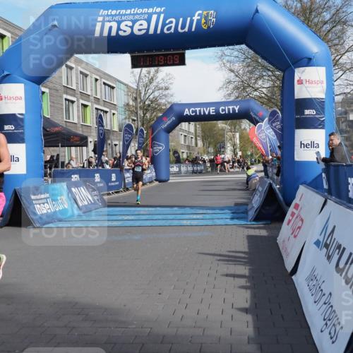 07.04.2024 - 43. Internationalen Wilhelmsburger Insellauf MichiJ http://msf.ph/oto/6043766 07.04.2024 11:19:08 Ziel 2116, 2392, 3949, 4387 meine-sportfotos.de