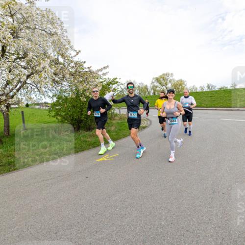 07.04.2024 - 43. Internationalen Wilhelmsburger Insellauf Michael Strokosch http://msf.ph/oto/6043775 07.04.2024 10:55:01 Laufen 3676, 3677, 3683 meine-sportfotos.de