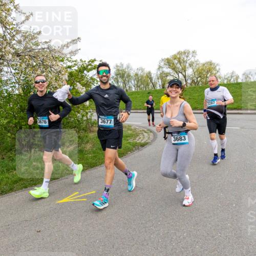 07.04.2024 - 43. Internationalen Wilhelmsburger Insellauf Michael Strokosch http://msf.ph/oto/6043782 07.04.2024 10:55:01 Laufen 3677, 3676, 3683, 2287 meine-sportfotos.de