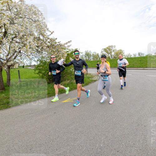 07.04.2024 - 43. Internationalen Wilhelmsburger Insellauf Michael Strokosch http://msf.ph/oto/6043785 07.04.2024 10:55:01 Laufen 3676, 3677, 3683 meine-sportfotos.de