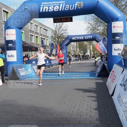 07.04.2024 - 43. Internationalen Wilhelmsburger Insellauf MichiJ http://msf.ph/oto/6043790 07.04.2024 11:19:15 Ziel 2116, 2365, 3439, 3949 meine-sportfotos.de