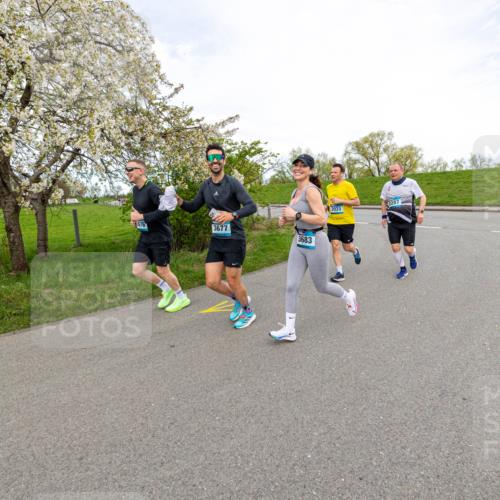 07.04.2024 - 43. Internationalen Wilhelmsburger Insellauf Michael Strokosch http://msf.ph/oto/6043796 07.04.2024 10:55:01 Laufen 1676, 3677, 3683, 2031, 2287 meine-sportfotos.de