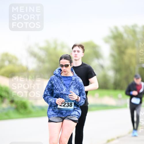 07.04.2024 - 43. Internationalen Wilhelmsburger Insellauf Dr. Thomas Lammeyer http://msf.ph/oto/6043819 07.04.2024 10:43:11 Laufen 2238 meine-sportfotos.de