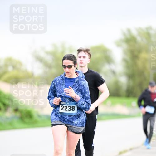 07.04.2024 - 43. Internationalen Wilhelmsburger Insellauf Dr. Thomas Lammeyer http://msf.ph/oto/6043821 07.04.2024 10:43:11 Laufen 2238 meine-sportfotos.de